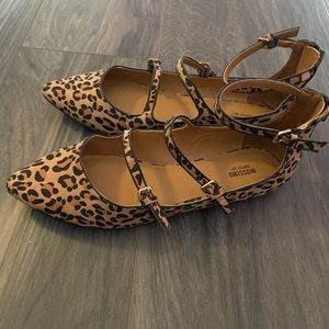 Strappy leopard print flat